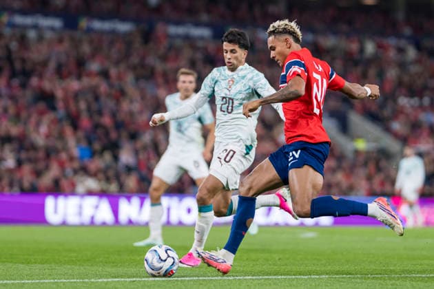 260927 Joao Cancelo of Portugal and Antonio Nusa of Norway during the Nations League football match between Norway and Portugal on September 27, 2026 in Oslo. Photo: Vegard Grott BILDBYRAN kod VG VG1010 bbeng fotboll football soccer fotball nations league landskamp norge norway portugal Copyright: VEGARDxGRoTT BB260927VG052