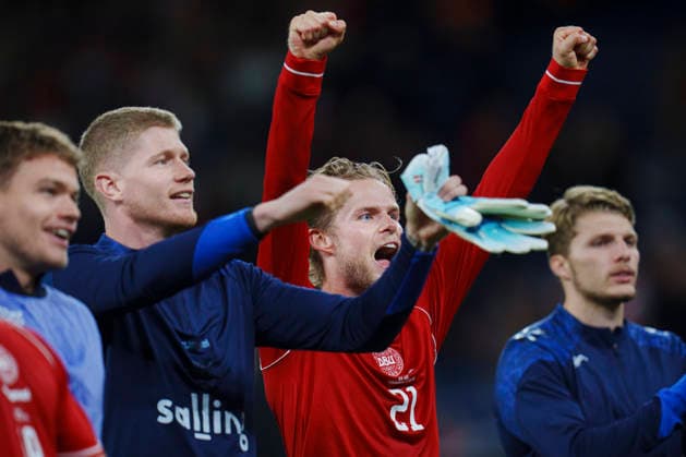 Nations League: Denmark - Wales Morten Hjulmand with Victor Bak, Andreas Jungdal, and Anton Gaaei after the Nations League match between Denmark and Wales at Parken, Sunday, September 27, 2026. (Photo: Liselotte Sabroe Ritzau Scanpix) , Copenhagen Denmark Copyright: Ritzau Scanpix LiselottexSabroex spdk20260927-213442-L
