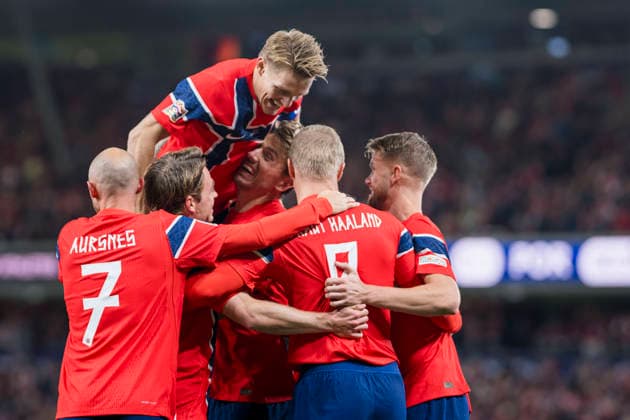 260927 Erling Braut Haaland and Martin odegaard of Norway celebrates with teammates after 1-1 during the Nations League football match between Norway and Portugal on September 27, 2026 in Oslo. Photo: Vegard Grott BILDBYRAN kod VG VG1010 bbeng fotboll football soccer fotball nations league landskamp norge norway portugal jubel Copyright: VEGARDxGRoTT BB260927VG055