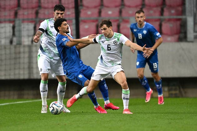 IPA89046139 - Jayson Molumby (Ireland) vs. Assaf Tzur (Israel) during the Nations League group stage, Matchday 2 between Israel and Ireland on September 27, 2026, at the Puskas Arena in Budapest, Hungary  Copyright: xVincenzoxOrlando IPAxSportx xx IPA89046139