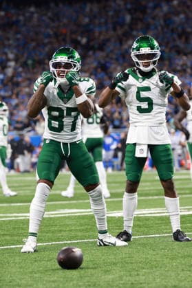 New York Jets vs Detroit Lions DETROIT,MICHIGAN-SEPTEMBER 27: Wide receiver Sterling Shepard 87 of the New York Jets reacts after a play during the second half of an NFL, American Football Herren, USA football game between the New York Jets and the Detroit Lions in Detroit, Michigan USA, on Sunday, September 27, 2026 Detroit Michigan United States  Copyright: xJorgexLemusx originalFilename:lemus-newyorkj260927_npo16