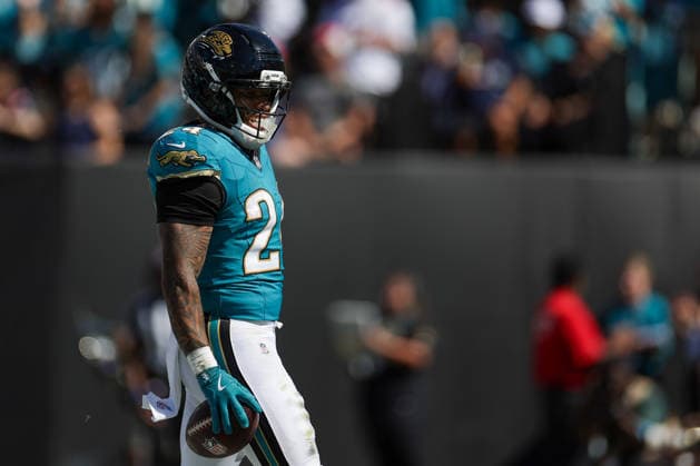 JACKSONVILLE, FL - SEPTEMBER 27: Chris Rodriguez Jr. 24 of the Jacksonville Jaguars reacts after scoring a touchdown during the game between the Jacksonville Jaguars and the New England Patriots on September 27, 2026 at EverBank Stadium in Jacksonville, Fl. (Photo by David Rosenblum Icon Sportswire) NFL, American Football Herren, USA SEP 27 Patriots at Jaguars EDITORIAL USE ONLY Icon260927007564