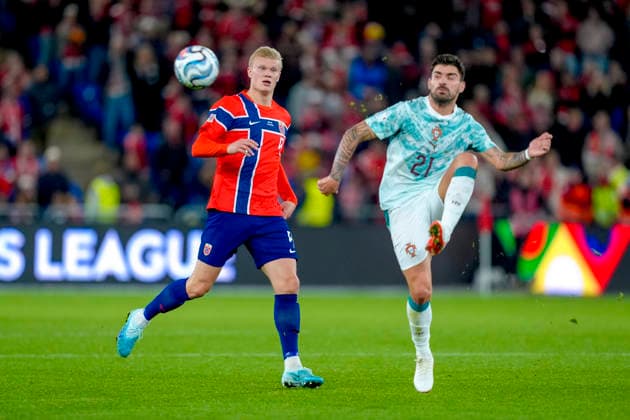 Soccer, Nations League: Norway vs. Portugal, Nations League Oslo 20260927 Norway’s Erling Braut Haaland and Portugal’s Ruben Neves during the international soccer match between Norway and Portugal in the Nations League. Photo: Lise Aserud, NTB, Oslo, Norway. EDITORIAL USE ONLY. RESTRICTED USE FOR BETTING COMPANIES  Copyright: xLisexAserudx xNTBx