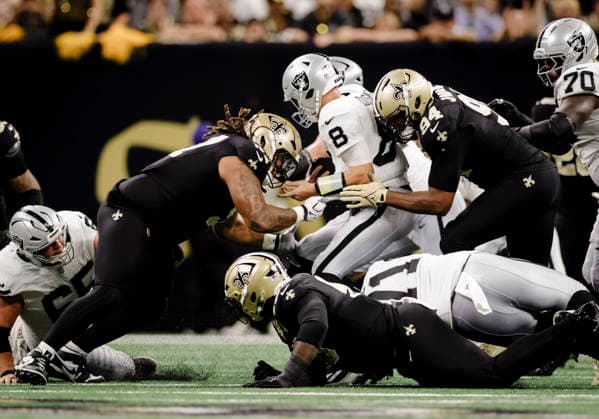 NEW ORLEANS, LA - SEPTEMBER 27: Khristian Boyd 97 of the New Orleans Saints sacks Kirk Cousins 8 of the Las Vegas Raiders during the first half of an NFL, American Football Herren, USA game on September 27. 2026, at Caesars Superdome in New Orleans, Louisiana. (Photo by Derick Hingle Icon Sportswire) NFL: SEP 27 Raiders at Saints EDITORIAL USE ONLY Icon12626927028