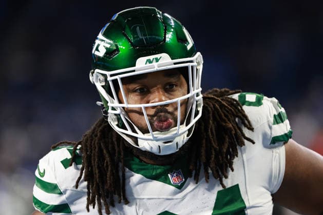 New York Jets vs Detroit Lions DETROIT,MICHIGAN-SEPTEMBER 27: Guard Dylan Parham 64 of the New York Jets during the first half of an NFL, American Football Herren, USA football game between the New York Jets and the Detroit Lions in Detroit, Michigan USA, on Sunday, September 27, 2026 Detroit Michigan United States  Copyright: xJorgexLemusx originalFilename:lemus-newyorkj260927_np7lP