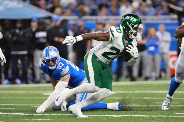 New York Jets vs Detroit Lions DETROIT,MICHIGAN-SEPTEMBER 27: Running back Breece Hall 20 of the New York Jets runs the ball during the first half of an NFL, American Football Herren, USA football game between the New York Jets and the Detroit Lions in Detroit, Michigan USA, on Sunday, September 27, 2026 Detroit Michigan United States  Copyright: xJorgexLemusx originalFilename:lemus-newyorkj260927_npG1k