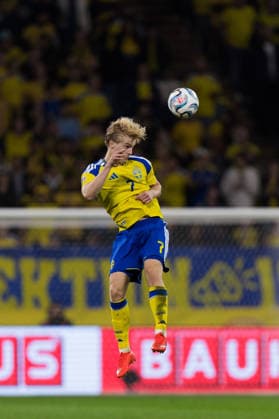 260928 Lucas Bergvall of Sweden during the Nations League football match between Sweden and Poland on September 28, 2026 in Stockholm. Photo: Caisa Rasmussen BILDBYRAN COP 353 JM0857 bbeng fotboll football soccer fotball landskamp nations league uefa nations league sverige sweden sverige a polen poland Copyright: CAISAxRASMUSSEN BB260928CR034