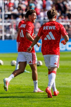 KOELN, GERMANY - OCTOBER 3, 2026: Luca Waldschmidt (1. FC Köln, 7) and Jan Thielmann (1. FC Köln, 29) during the warm up before the friendly match between FC Viktoria Köln vs. 1. FC Köln at the Sportpark Hoehenberg on October 3, 2026 in Koeln, Germany. DFL REGULATIONS PROHIBIT ANY USE OF PHOTOGRAPHS AS IMAGE SEQUENCES AND OR QUASI-VIDEO. Nordrhein-Westfalen Germany Copyright: xLeahxKohringx