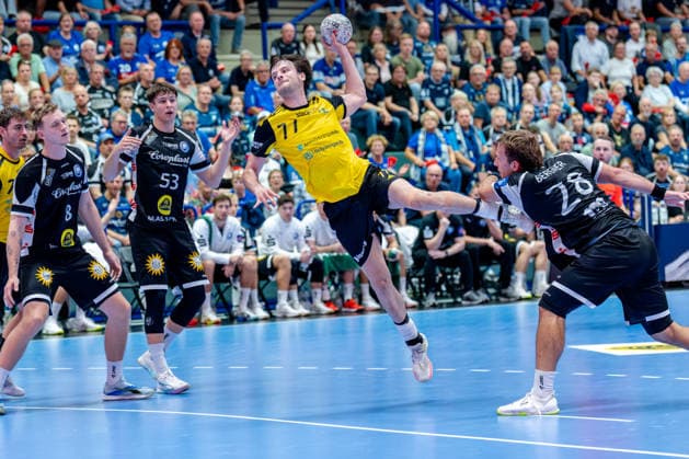 Solingen, 06.10.2026, Handball, Herren, EHF, European League, Gruppenphase, 2. Spieltag, 2026 2027, Bergischer HC - IK Sävehof Jesper Roisland (IK Sävehof, 77) beim Torwurf