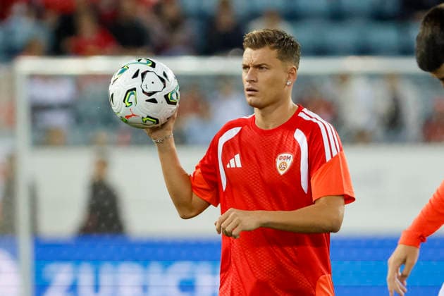 Ezgjan Alioski (Nordmazedonien, 08) beim Aufwärmen vor Spielbeginn , Schweiz, UEFA , Nations League, Matchday 4, Schweiz vs. Nordmazedonien, 06.10.2026, Luzern Swissporarena Schweiz Copyright: xGrantxHubbsx