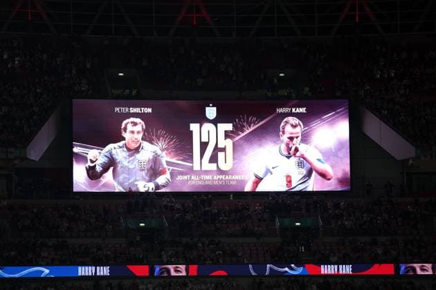 The big screen celebrates Harry Kane of England equalling Peter Shiltons 125 caps England v Czechia, UEFA Nations League, Football, Wembley Stadium, London, UK - 06 Oct 2026London Wembley Stadium United Kingdom  Copyright: xKieranxMcManus Shutterstockx 17188818m