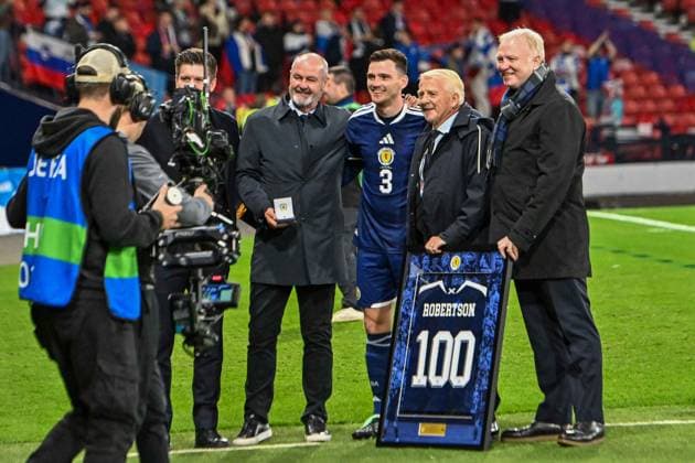 Scotland v Slovenia UEFA Nations League Andrew Robertson of Scotland is prsented with a shirt marking his 100th cap during the UEFA Nations League match at Barclays Hampden, Glasgow 06 10 2026 UK Newspapers OUT Copyright: xJamiexJohnstonx FIL-24032-0041