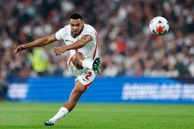 Trent Alexander-Arnold of England takes a free-kick and registers a shot on goal England v Czechia, UEFA Nations League, Football, Wembley Stadium, London, UK - 06 Oct 2026London Wembley Stadium United Kingdom  Copyright: xMattxImpey Shutterstockx 17188908ca