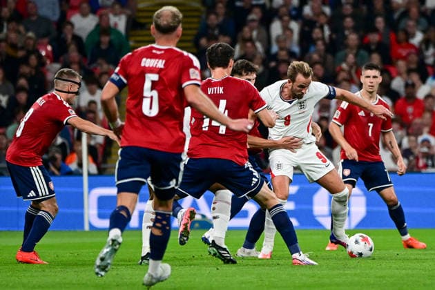 England v Czechia, UEFA Nations League England forward Harry Kane (9) takes on the Czechia defence during the UEFA Nations League match between England and Czechia at Wembley Stadium, London, UK on 6 October 2026. London Wembley Stadium Greater London UK Editorial use only , Copyright: xDennisxGoodwinx PSI-24957-0028