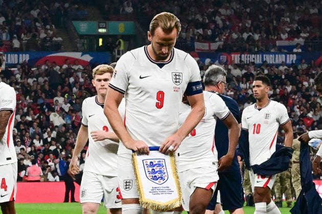 England v Czechia, UEFA Nations League England forward Harry Kane (9) holds tonights match banner during the UEFA Nations League match between England and Czechia at Wembley Stadium, London, UK on 6 October 2026. London Wembley Stadium Greater London UK Editorial use only , Copyright: xDennisxGoodwinx PSI-24957-0045