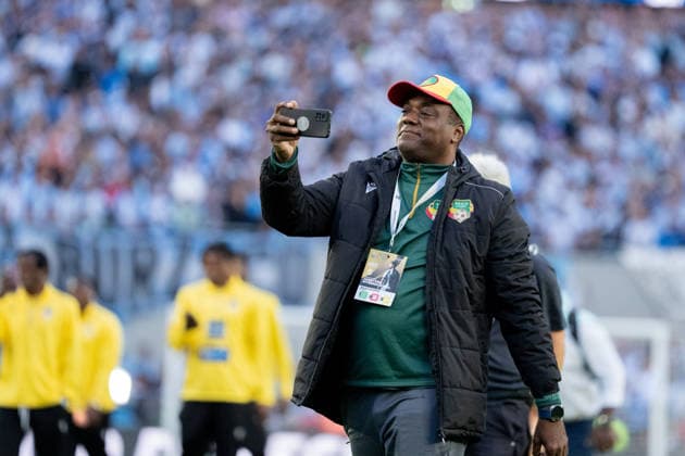 BUENOS AIRES, ARGENTINA - OCTOBER 06: Benin players take photos of fans before the International Friendly, Länderspiel, Nationalmannschaft football match between Argentina and Benin at Estadio Monumental Antonio V. Liberti on October 06, 2026 in Buenos Aires, Argentina. Lionel Messi is making his final appearance for Argentina following his announcement of international retirement. (Photo by Richard Callis Sports Press Photo) Copyright: xRichardxCallis SportsxPressxPhotox Sportspressphoto_SPR247633