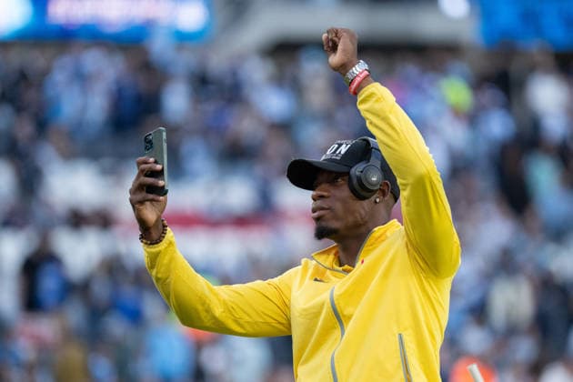 BUENOS AIRES, ARGENTINA - OCTOBER 06: Benin players take photos of fans before the International Friendly, Länderspiel, Nationalmannschaft football match between Argentina and Benin at Estadio Monumental Antonio V. Liberti on October 06, 2026 in Buenos Aires, Argentina. Lionel Messi is making his final appearance for Argentina following his announcement of international retirement. (Photo by Richard Callis Sports Press Photo) Copyright: xRichardxCallis SportsxPressxPhotox Sportspressphoto_SPR247635