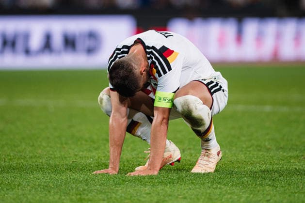 U21, U 21 EM-Qualifikation: Deutschland - Georgien, 06.10.2026 NicolÃ² Tresoldi (Deutschland, 9) am Boden nach Abpfiff; Fußball, EM-Qualifikation U 21, 10. Spieltag: Deutschland vs. Georgien am 06.10.2026, Bielefeld DFB REGULATIONS PROHIBIT ANY USE OF PHOTOGRAPHS AS IMAGE SEQUENCES AND OR QUASI-VIDEO. Copyright: xBEAUTIFULxSPORTS Tonhäuserx