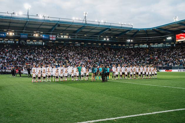 U21, U 21 EM-Qualifikation: Deutschland - Georgien, 06.10.2026 Deutschland bei der Hymne, Paris Brunner (Deutschland, 19), Noah Darvich (Deutschland, 17), Aljoscha Kemlein (Deutschland, 16), DÅ¾enan PejÄinoviÄ‡ (Deutschland, 11), Nnamdi Collins (Deutschland, 20), Noel Aseko (Deutschland, 8), Joshua Quarshie (Deutschland, 5), Lukas Ullrich (Deutschland, 3), Elias Baum (Deutschland, 2), Mio Backhaus (Deutschland, 1), NicolÃ² Tresoldi (Deutschland, 9) mit Georgien, Papuna Beruashvili (Georgien, 23), Dato Bukia (Georgien, 3), Aleksandre Narimanidze (Georgien, 4), Aleksandre Amisulashvili (Georgien, 5), Dachi Lordkipanidze (Georgien, 6), Vakhtang Salia (Georgien, 7), Diego Deisadze (Georgien, 9),Nikoloz Dadiani (Georgien, 10), Halid Doltmourziev (Georgien, 13), Aleko Basiladze (Georgien, 14), Akaki Giunashvili (Georgien, 17); Fußball, EM-Qualifikation U 21, 10. Spieltag: Deutschland vs. Georgien am 06.10.2026, Bielefeld DFB REGULATIONS PROHIBIT ANY USE OF PHOTOGRAPHS AS IMAGE SEQUENCES AND OR QUASI-VIDEO. Copyright: xBEAUTIFULxSPORTS Tonhäuserx