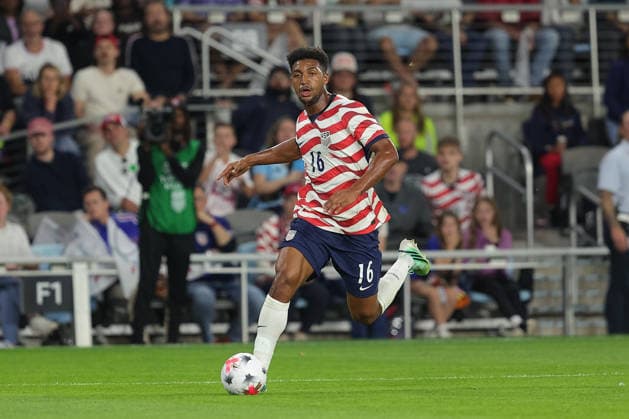 SAINT PAUL, MN - OCTOBER 06: United States Alex Freeman (16) runs with the ball during the first half of the men™s friendly match between the U.S. national team, Nationalteam and Canada™s national team on October 6th, 2026, at Allianz Field in Saint Paul, MN. (Photo by Bailey Hillesheim Icon Sportswire) SOCCER: OCT 06 USA vs Canada EDITORIAL USE ONLY Icon20261006005