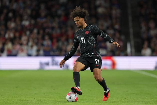 SAINT PAUL, MN - OCTOBER 06: Canada™s Jonathan Osorio (21) dribbles during the second half of the men™s friendly match between the U.S. national team, Nationalteam and Canada™s national team on October 6th, 2026, at Allianz Field in Saint Paul, MN. (Photo by Bailey Hillesheim Icon Sportswire) SOCCER: OCT 06 USA vs Canada EDITORIAL USE ONLY Icon20261006023