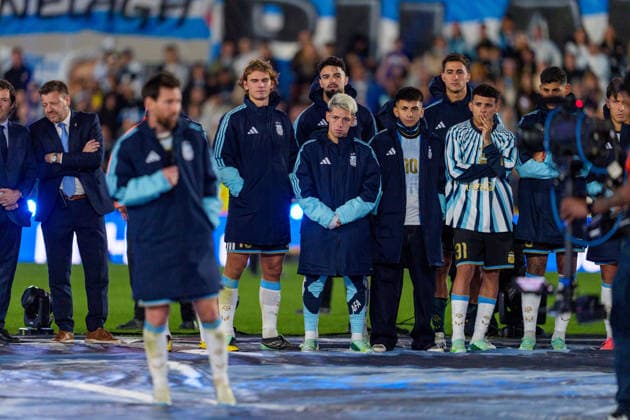 Benin v Argentina BUENOS AIRES, ARGENTINA - OCTOBER 6: Thiago Almada 16 of Argentina , Leonel Flores 31 of Argentina and Gianluca Prestianni 16 of Argentina during a game between Benin and Argentina at Estadio Monumental on October 6, 2026 in Buenos Aires, Argentina Buenos Aires Estadio Monumental Argentina Copyright: xAndrewxJ.xClark ISIxPhotosx 9950