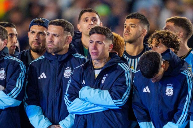 Benin v Argentina BUENOS AIRES, ARGENTINA - OCTOBER 6: Enzo Fernandez 24 of Argentina cries to Messi s speech after a game between Benin and Argentina at Estadio Monumental on October 6, 2026 in Buenos Aires, Argentina Buenos Aires Estadio Monumental Argentina Copyright: xAndrewxJ.xClark ISIxPhotosx 9950