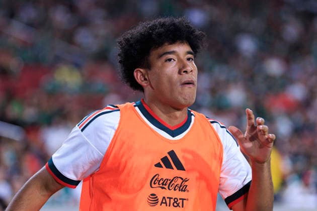 October 6, 2026, Los Angeles, California, USA: Isaias Violante 26 of Mexico during an International Friendly, Länderspiel, Nationalmannschaft match against Chile at the Los Angeles Memorial Coliseum on Tuesday October 6, 2026 in Los Angeles, California. Mexico loses to Chile, 0-2. ARIANA RUIZ PI Los Angeles USA - ZUMAp124 20261006_zaa_p124_106 Copyright: xArianaxRuizx