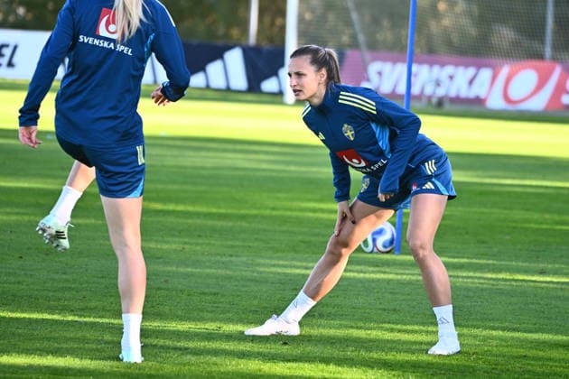 STOCKHOLM, SWEDEN 20261007 Amanda Ilestedt, Nathalie Björn, Evelyn Ijeh and Hanna Bennison as the women s national team, Nationalteam trains on Bosön ahead of the playoff for the 2027 World Cup. STOCKHOLM SWEDEN x10090x