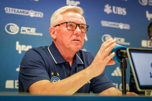 Schweiz, Zürich: Fussball - Grasshopper Club Zürich Vorstellung von Cheftrainer Olaf Janßen Pressekonferenz (Zürich) - Mimik, Gesichtsausdruck, Emotion, Pressekonferenz, Medien Copyright: xJOERANxSTEINSIEKx