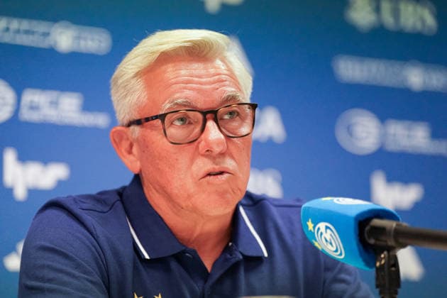 Schweiz, Zürich: Fussball - Grasshopper Club Zürich Vorstellung von Cheftrainer Olaf Janßen Pressekonferenz (Zürich) - Mimik, Gesichtsausdruck, Emotion, Pressekonferenz, Medien Copyright: xJOERANxSTEINSIEKx