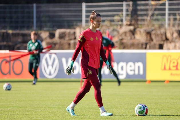 Eppelheim, Deutschland: 07.10.2026 - Deutsche Fußballnationalmannschaft der Frauen - Training - Testspiel Deutschland vs. Australien Im Bild: Torhüterin Ena Mahmutovic (Deutschland) Copyright: HMBxMedia MadeleinexFantini