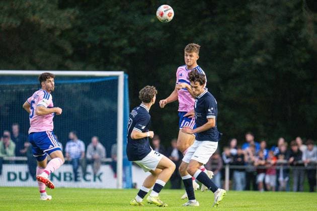 Niederrheinpokal SV Blau-Weiß Dingden - MSV Duisburg ** NUR FÜR REDAKTIONELLE ZWECKE ** EDITORIAL USE ONLY **<p>Fußball Niederrheinpokal SV Blau-Weiß Dingden - MSV Duisburg am 07.10.26 am Sportplatz am Höingsweg in Hamminkeln Ben Schlicke ( Duisburg ) Duisburg Copyright: JakobxKlos