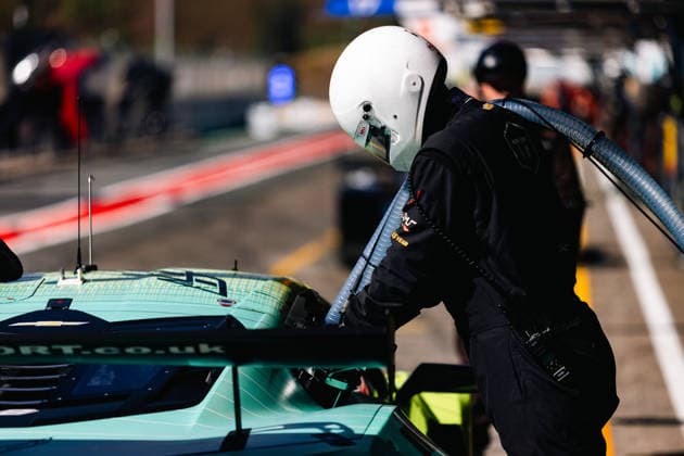 AUTO - ELMS - 4 HOURS OF PORTIMAO 2026 33 MCDONALD Blake (usa), UDELL Alec (usa), EASTWOOD Charlie (irl), TF Corvette Z06 LMGT3.R, LMGT3, mecaniciens, mechanics during the 4 Hours of Portimao 2026, 6th round of the 2026 European Le Mans Series on the Autodromo Internacional do Algarve from October 8 to 10, 2026 in Portimao, Portugal -  Copyright: xJoaoxFilipex