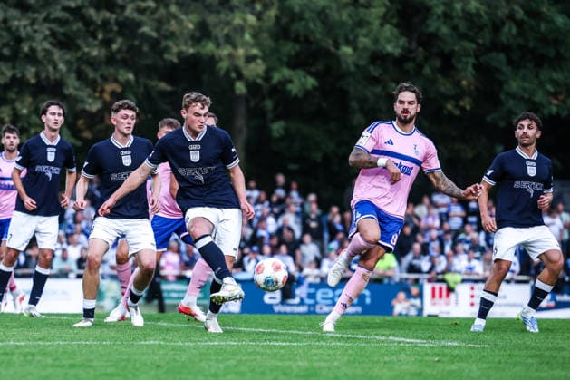 Fussball, FVN Niederreinpokal Saison 2026 2027 Achtelfinale SV Blau-Weiß Dingden - MSV Duisburg 07.10.2026, Sportplatz Dingden Lex Tyger Lobinger (MSV Duisburg, 9) Hamminkeln-Dingden Sportplatz Dingden Nordrhein-Westfalen Deutschland