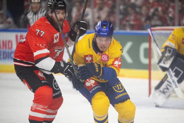 CHL; Kölner Haie - Herning Blue Fox ; Köln, 07.10.2026 Ryan Macinnis (Kölner Haie, Sturm, 77); Morten Poulsen (Herning Blue Fox, Sturm, 38); CHL; Kölner Haie - Herning Blue Fox am 07.10.2026 in der LanxessArena in Köln (Deutschland). Copyright: xBEAUTIFULxSPORTS AndreasxDickx