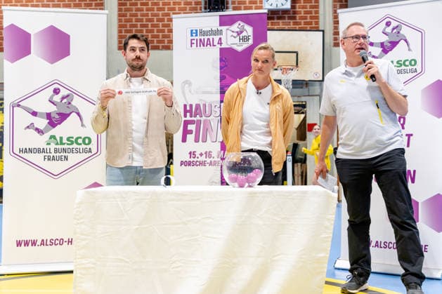 Dortmund, 07.10.2026, Handball, Damen, Alsco Handball Bundesliga Frauen, 5. Spieltag , BVB Borussia Dortmund - Buxtehuder SV Alexandra Popp während der Auslosung des Viertelfinales des DHB Pokal der Frauen Dortmund Sporthalle Wellinghofen NRW Germany