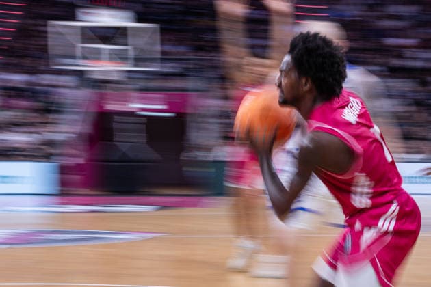 Basketball Champions League, Telekom Baskets Bonn vs. FC Porto, 7.10.2026 John-Michael Wright (Telekom Baskets Bonn 1) rennt -- Basketball Champions League, Telekom Baskets Bonn vs. FC Porto, 7.10.2026, Telekom Dome, Bonn Copyright: xBEAUTIFULxSPORTS Derixx