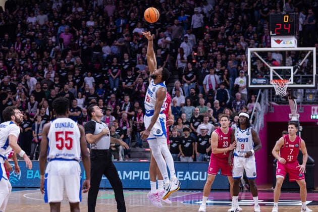 Basketball Champions League, Telekom Baskets Bonn vs. FC Porto, 7.10.2026 Hochball zum Spiel -- Basketball Champions League, Telekom Baskets Bonn vs. FC Porto, 7.10.2026, Telekom Dome, Bonn Copyright: xBEAUTIFULxSPORTS Derixx