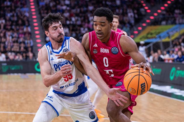 Basketball Champions League, Telekom Baskets Bonn vs. FC Porto, 7.10.2026 Marcus Foster(Telekom Baskets Bonn 0) gegen Andre Bessa (FC Porto Basketball) -- Basketball Champions League, Telekom Baskets Bonn vs. FC Porto, 7.10.2026, Telekom Dome, Bonn Copyright: xBEAUTIFULxSPORTS Derixx