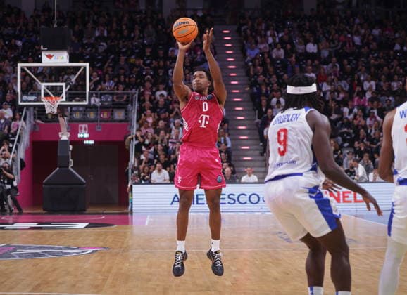 Marcus Foster Telekom Baskets Bonn vs. FC Porto - Basketball Champions League BCL Foto: Jörn Wolter