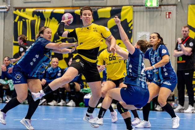 Dortmund, 07.10.2026, Handball, Damen, Alsco Handball Bundesliga Frauen, 5. Spieltag , BVB Borussia Dortmund - Buxtehuder SV Alina Grijseels (BVB, 4) beim Torwurf Dortmund Sporthalle Wellinghofen NRW Germany
