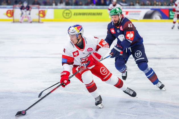 Ice hockey, Eishockey - CHL, EC RBS vs Berlin SALZBURG,AUSTRIA,07.OCT.26 - ICE HOCKEY - CHL, Champions Hockey League, group stage, EC Red Bull Salzburg vs Eisbaeren Berlin. Image shows Jayden Lee (EC RBS) and Andreas Eder (Berlin).  GEPAxpictures xDavidxGeieregger