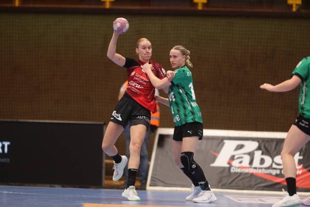 GER, Bensheim, HSG Bensheim Flames vs Vfl Oldenburg, Alsco Handball Bundesliga Frauen, Handball, DHB, Spielzeit 2026 2027, Weststadthalle Bensheim, 5. Spieltag im Bild v.l.: Lena Degenhardt (Bensheim Flames Frauen 8) DFB DFL REGULATIONS PROHIBIT ANY USE OF PHOTOGRAPHS AS IMAGE SEQUENCES AND OR QUASI-VIDEO, 07.10.2026 Copyright: HMBxMedia HendrikxHamelau