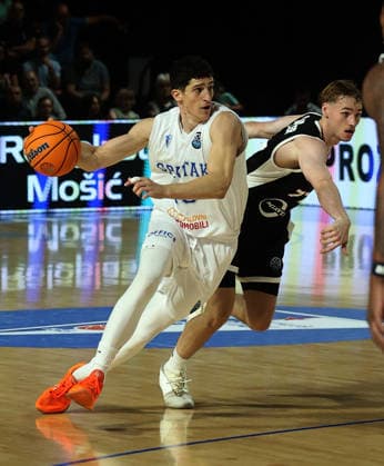 07.10.2026 Subotica(Serbia) KK Spartak Subotica-SC Rasta Vechta men s Basketball Champions Leaugue Amar Gegic (L) Spartak,Timo Lanmüller( R) Rasta Vechta :