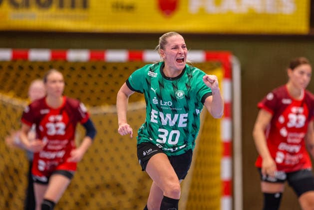 GER, Bensheim, HSG Bensheim Flames vs Vfl Oldenburg, Alsco Handball Bundesliga Frauen, Handball, DHB, Spielzeit 2026 2027, Weststadthalle Bensheim, 5. Spieltag im Bild: Jenny Behrend (VfL Oldenburg Handball Frauen 30), Tor, Jubel und Freude, Emotionen DFB DFL REGULATIONS PROHIBIT ANY USE OF PHOTOGRAPHS AS IMAGE SEQUENCES AND OR QUASI-VIDEO, 07.10.2026 Copyright: HMBxMedia HendrikxHamelau