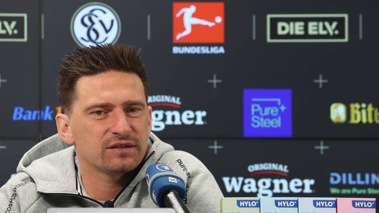 08.10.2026, xrekx, Fussball 1.Bundesliga , SV Elversberg - Pressekonferenz mit Vincent Wagner v.l. Vincent Wagner Trainer (SV 07 Elversberg) Elversberg