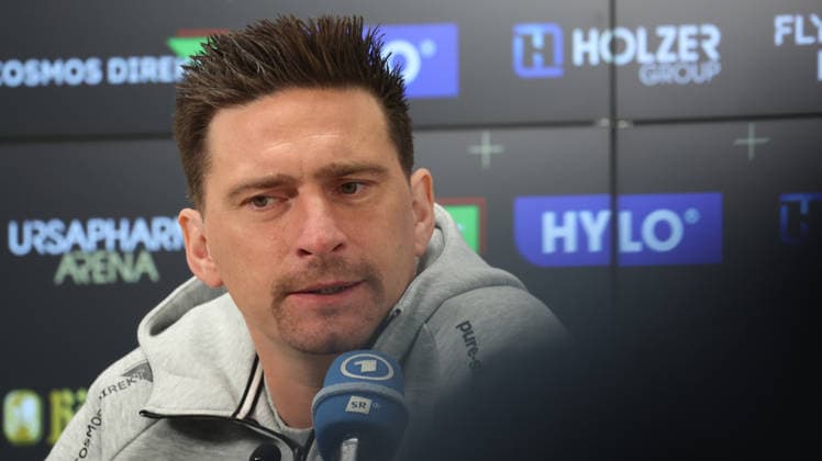 08.10.2026, xrekx, Fussball 1.Bundesliga , SV Elversberg - Pressekonferenz mit Vincent Wagner v.l. Vincent Wagner Trainer (SV 07 Elversberg) Elversberg