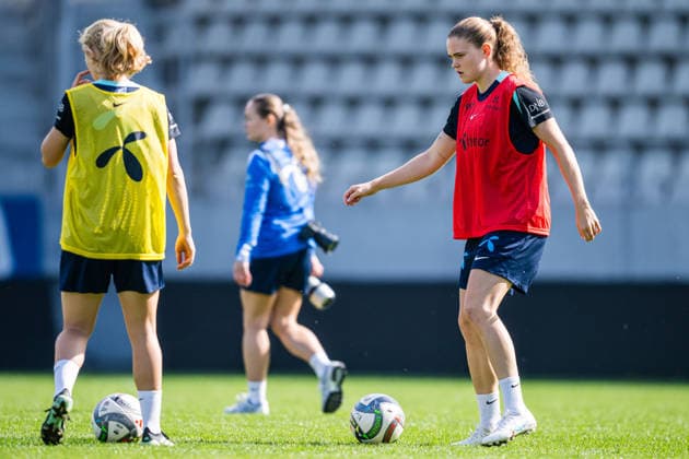 261008 Signe Gaupset of the Norwegian women™s national football team during a training session on October 8, 2026 in Bucharest. Photo: Marius Simensen BILDBYRAN Cop 238 bbeng dam fifa women s world cup qualifier football fotball fotboll norge norway practice soccer training trening träning Copyright: MARIUSxSIMENSEN BB261008BB178