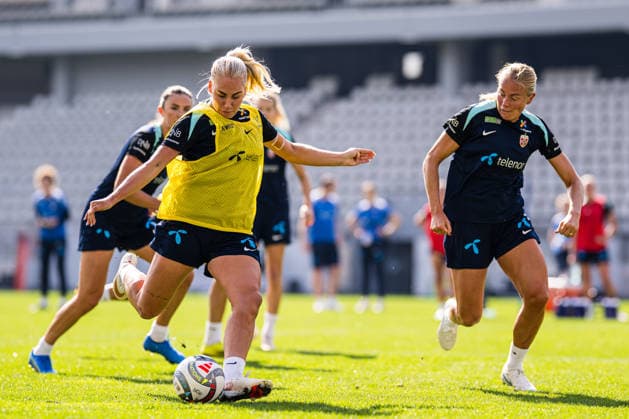 261008 Cathinka Tandberg of the Norwegian women™s national football team during a training session on October 8, 2026 in Bucharest. Photo: Marius Simensen BILDBYRAN Cop 238 bbeng dam fifa women s world cup qualifier football fotball fotboll norge norway practice soccer training trening träning Copyright: MARIUSxSIMENSEN BB261008BB241
